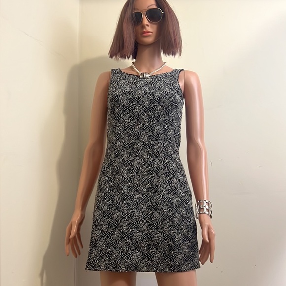 A Classy Sleeveless Symmetrical/Tweed Dress By Alexandra of California. 12P - Picture 1 of 15